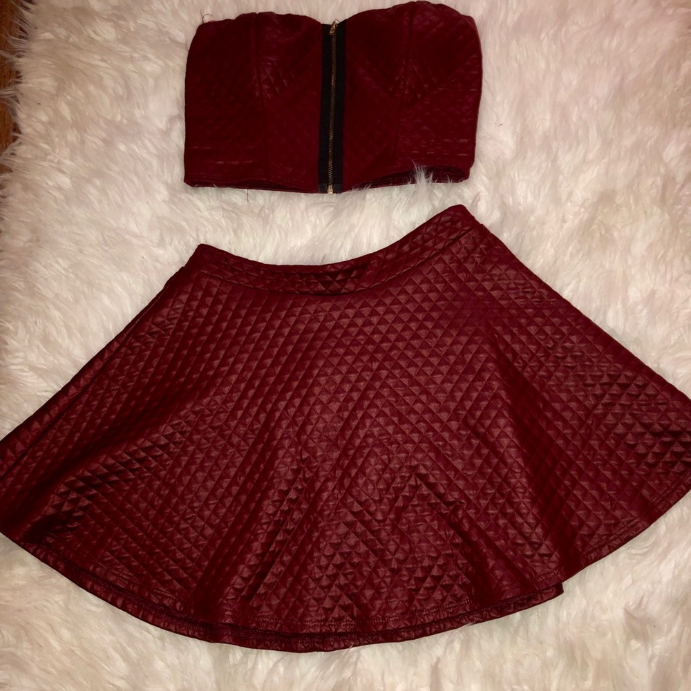 Outfit skirt and top like leather
